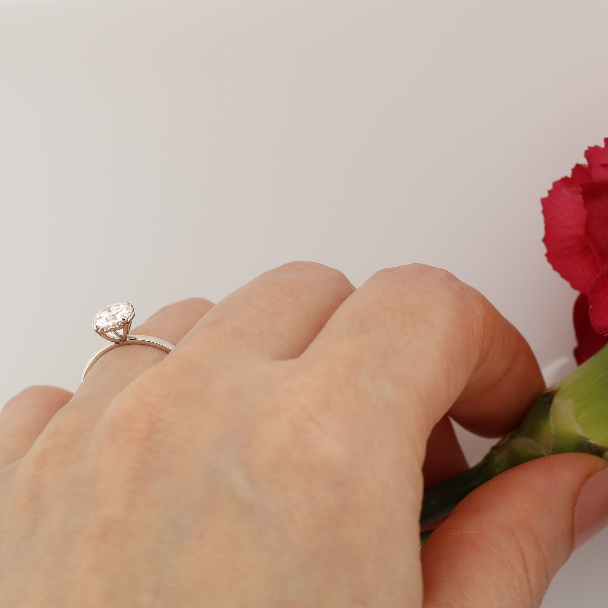 engagement ring in white gold with moissanite